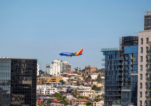 Does san diego airport have shuttles?